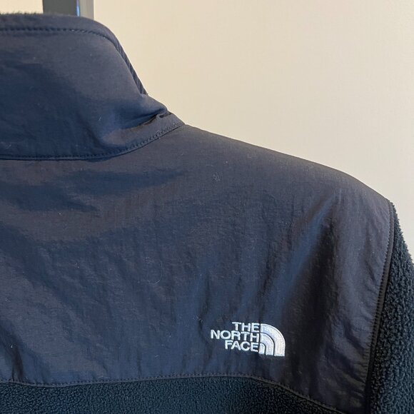 The North Face Black Denali Jacket (Size Medium) - Picture 5 of 8